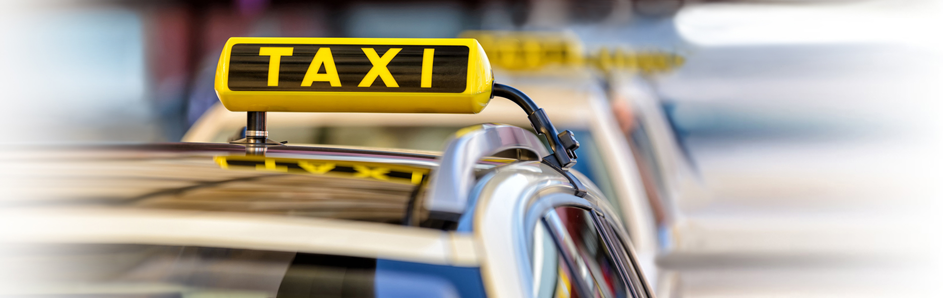 Taxi Schild von Taxi Pfeiffer Waldkraiburg